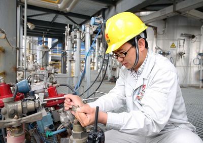 榆能化突破創新 首次產出低密度高熔指聚乙烯產品，助力化工原料升級